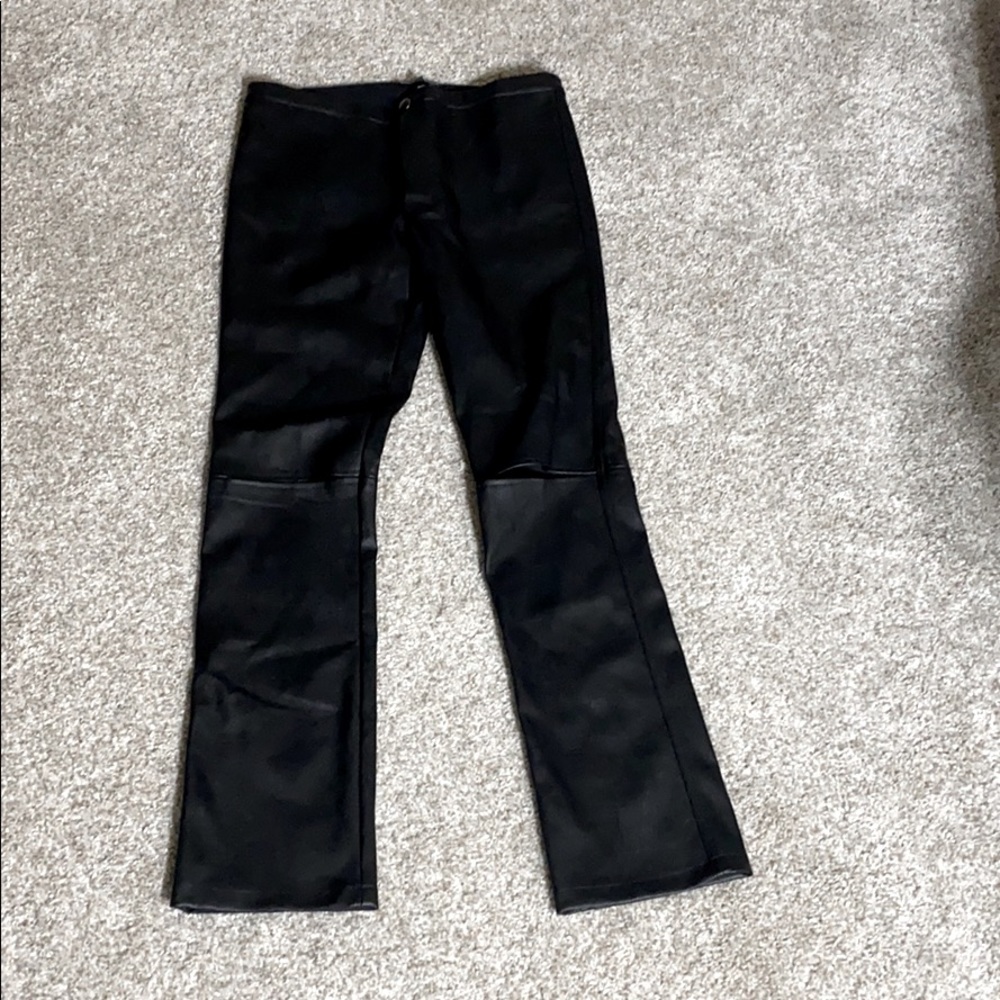 Leather leggings black